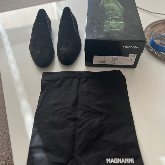 MAGNANNI BLACK VELVET CAMO LOAFERS - BRAND NEW/NEVER WORN - MENS SIZE 10 main image 6